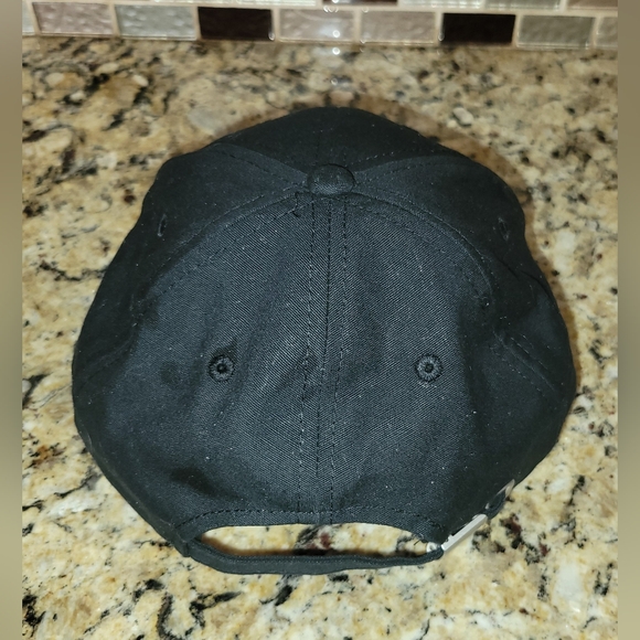 EUC Porsche Men's Crest Logo Black Hat Cap One Size Adjustable - Picture 3 of 5